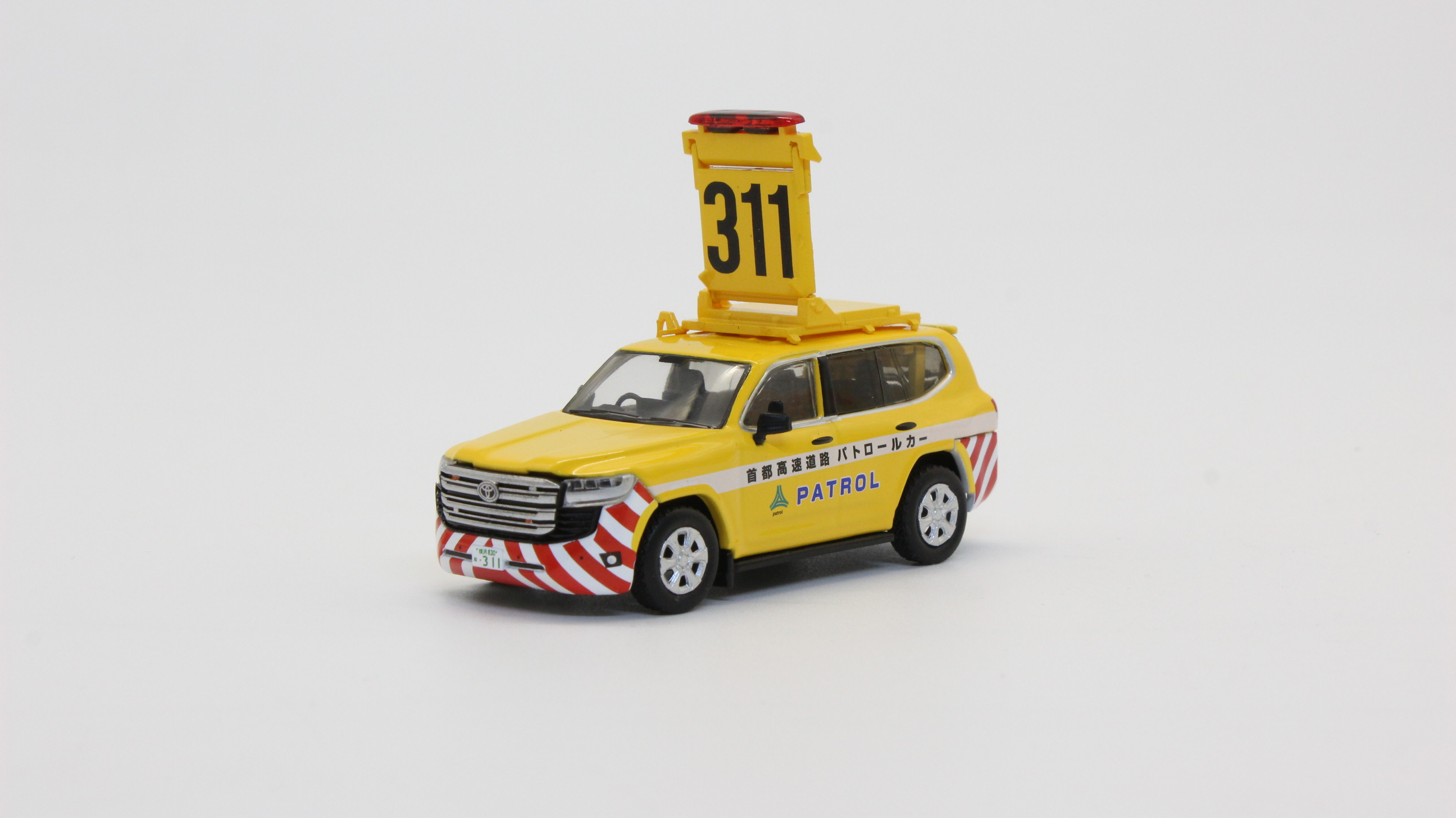 滝ノ道ゆずる、道路パトロールカー 1:60スケール img_372191_5.jpg